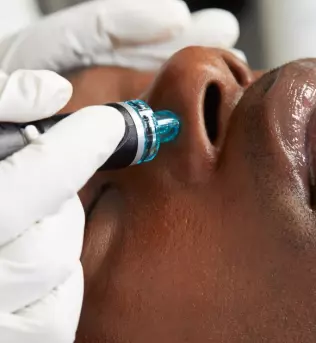 NOA massages & bien-être / Hydrafacial / massages bien-être / Mix massage art: mélange de différentes techniques (californien, thaï, lomi-lomi, deep tissue…)