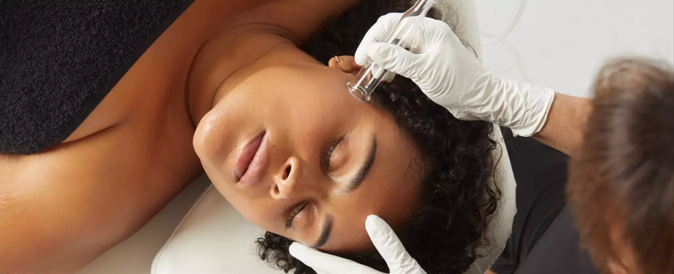 NOA massages & bien-être / Hydrafacial / massages bien-être / Mix massage art: mélange de différentes techniques (californien, thaï, lomi-lomi, deep tissue…)