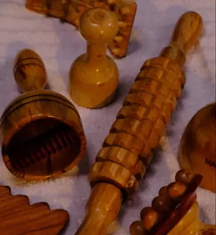 NOA massages & bien-être / Hydrafacial / massages bien-être / Mix massage art: mélange de différentes techniques (californien, thaï, lomi-lomi, deep tissue…)