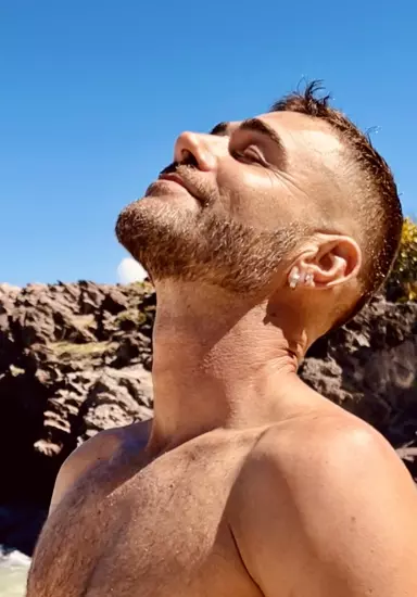 NOA massages & bien-être / Hydrafacial / massages bien-être / Mix massage art: mélange de différentes techniques (californien, thaï, lomi-lomi, deep tissue…)